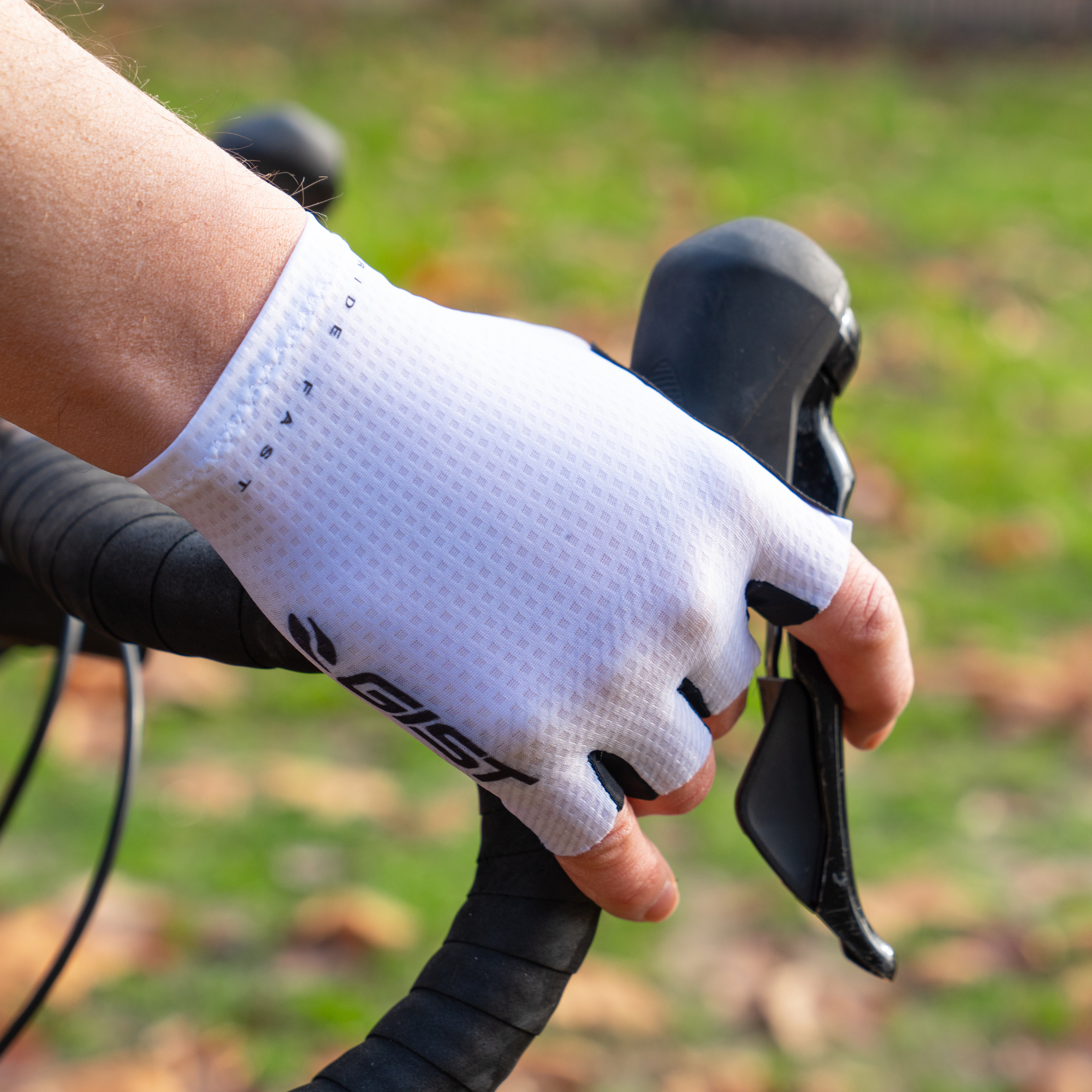 Nero,bianco,giallo fluo,fuxia,verde