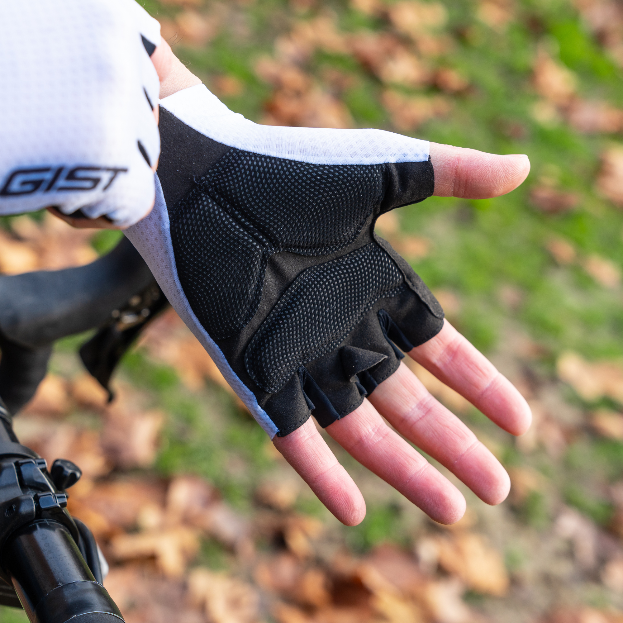 Nero,bianco,giallo fluo,fuxia,verde