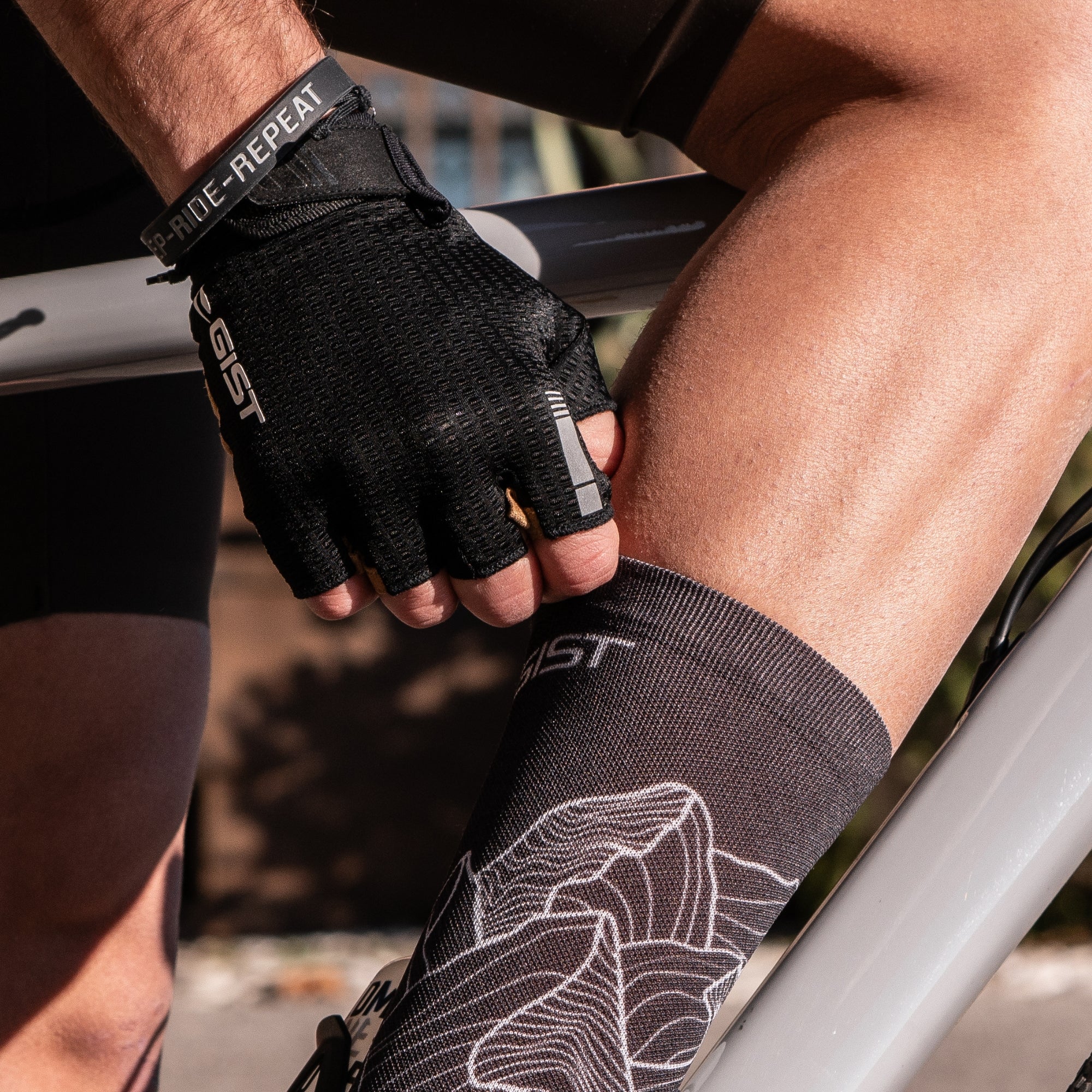 nero, military green, mattone
